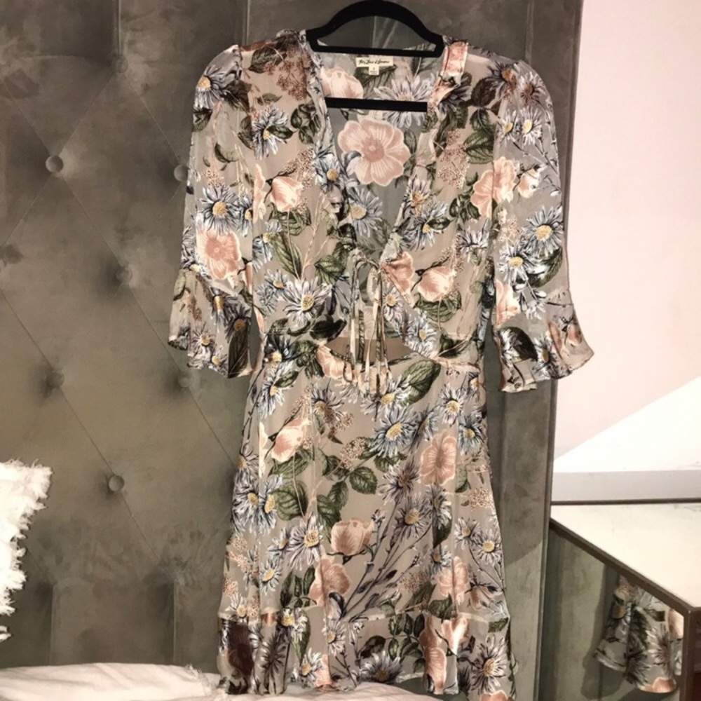 For Love & Lemons 🍋 Flirty Floral Mini Dress